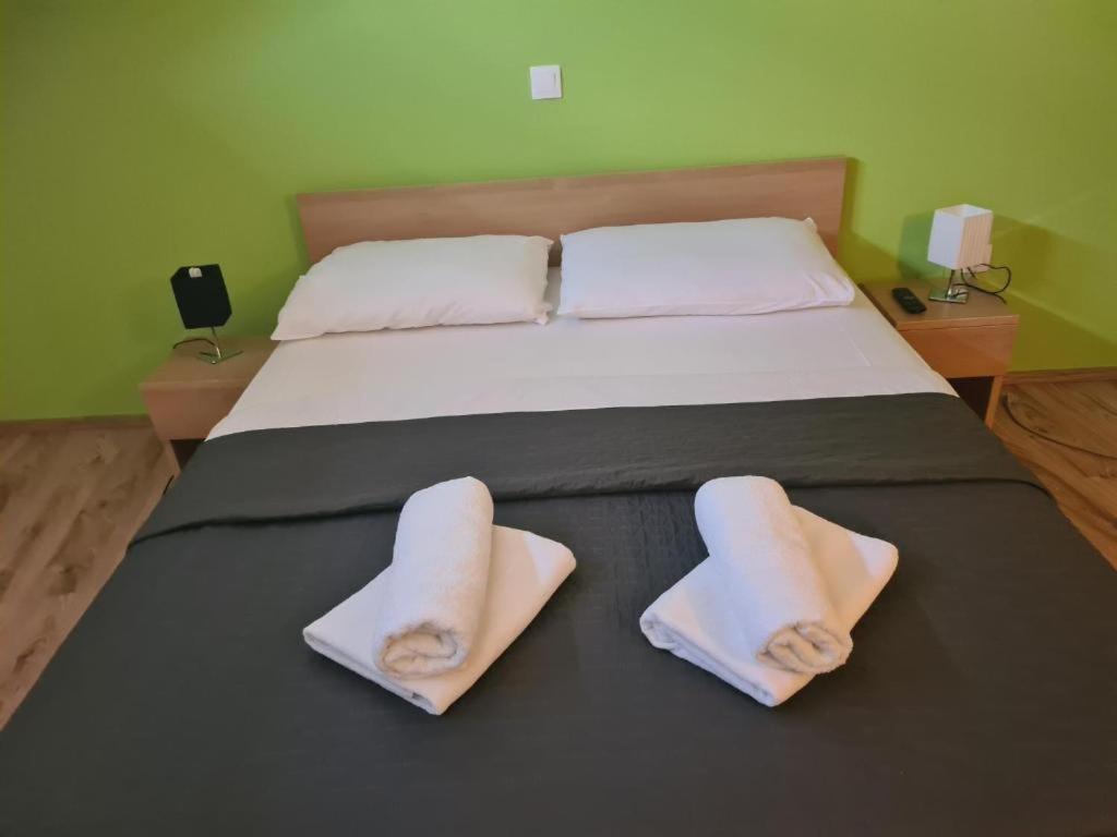 Villa Patricija-Apartmani Poreč Extérieur photo
