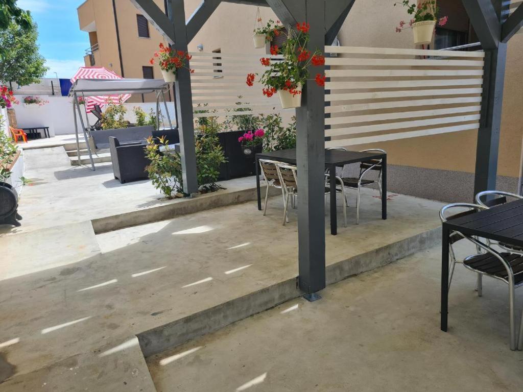 Villa Patricija-Apartmani Poreč Extérieur photo