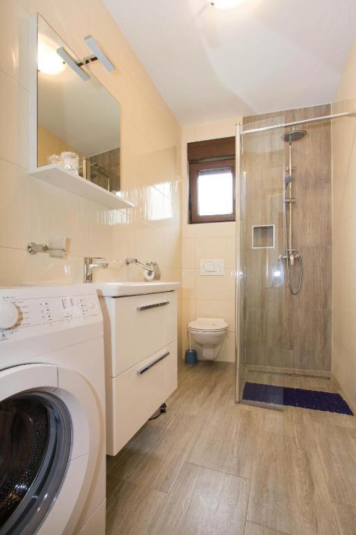 Villa Patricija-Apartmani Poreč Extérieur photo