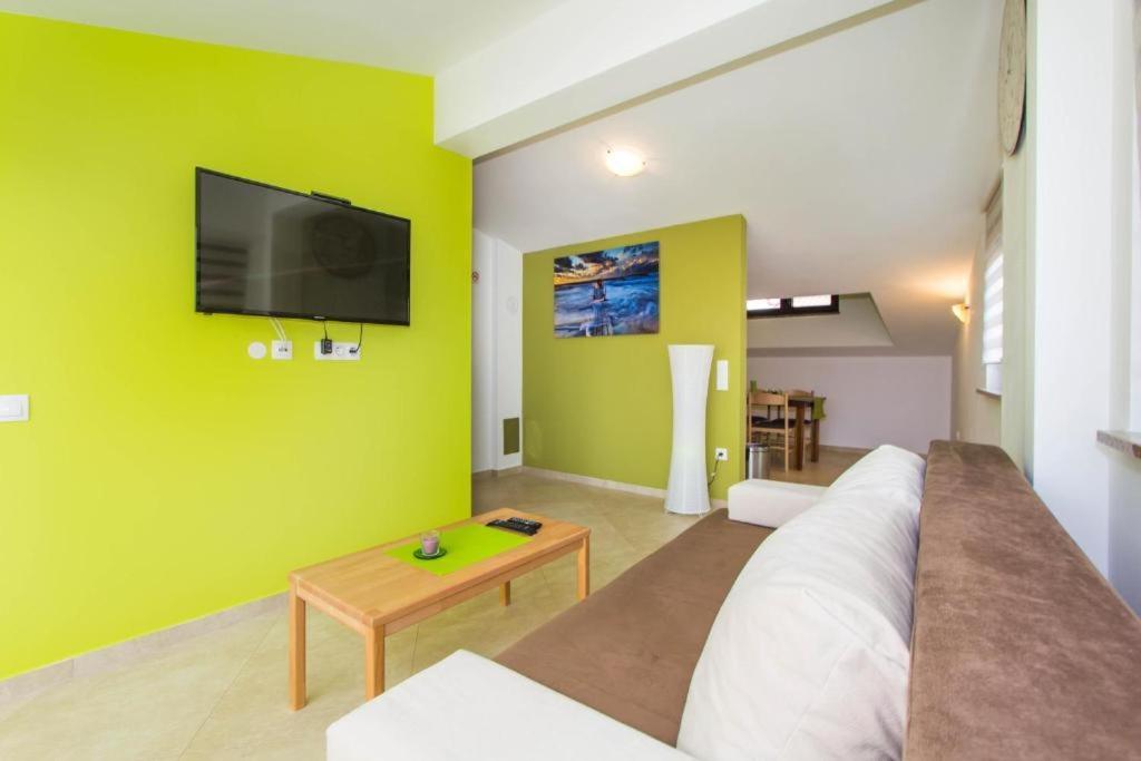 Villa Patricija-Apartmani Poreč Extérieur photo